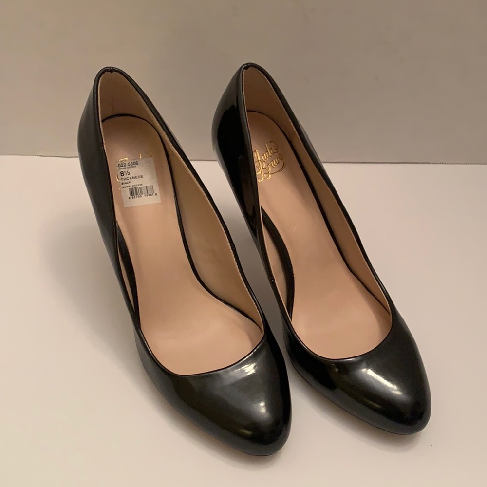 Jade Brave Tuckness Stilettos. Black Patent . 8 1/2. 4” Heels   Gently used 🎄👠